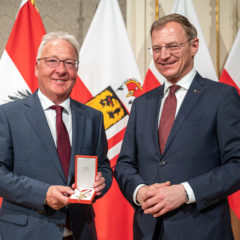 Hohe Bundesauszeichnung für Bügermeister aD Johann Kronberger