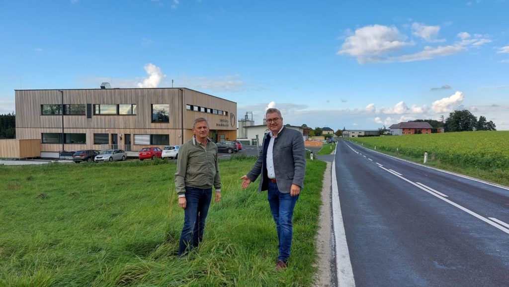 Gehweg vom Gesundheitszentrum Richtung Eisengattern kommt!